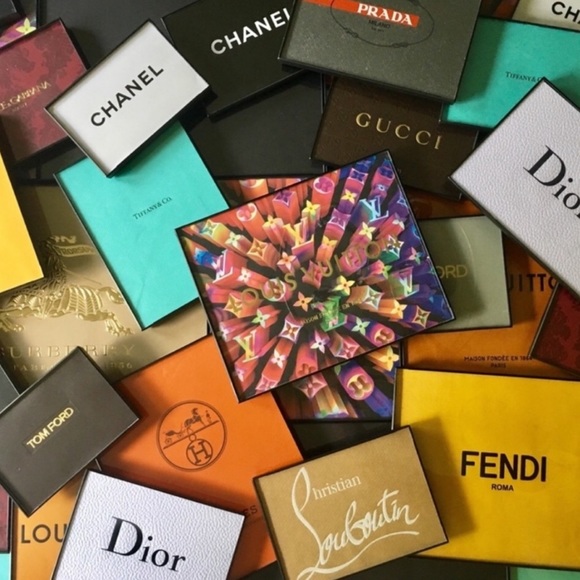 Custom framed wall art from authentic luxury brands 🖼️ 🛍️ - Picture 2 of 7